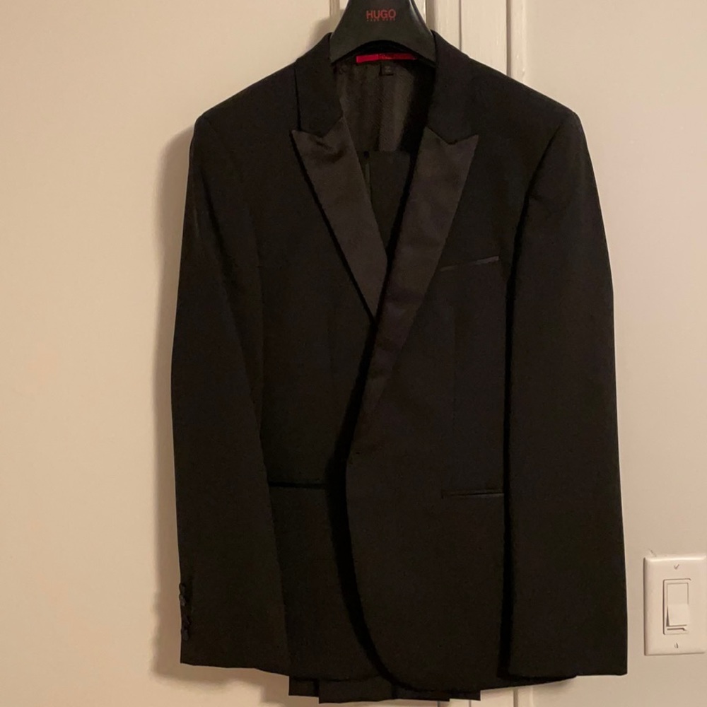 HUGO Aylor Herys Tuxedo - Slim Fit